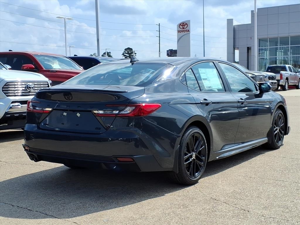 2026 Toyota Camry SE photo 4
