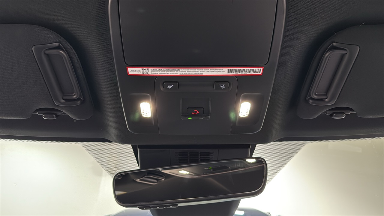 2026 Toyota Camry SE photo 11