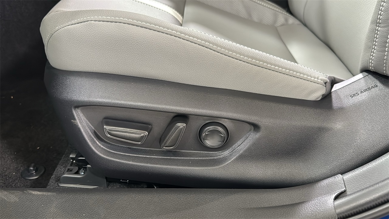 2026 Toyota Camry SE photo 14
