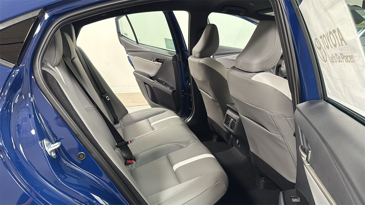 2026 Toyota Camry SE photo 17