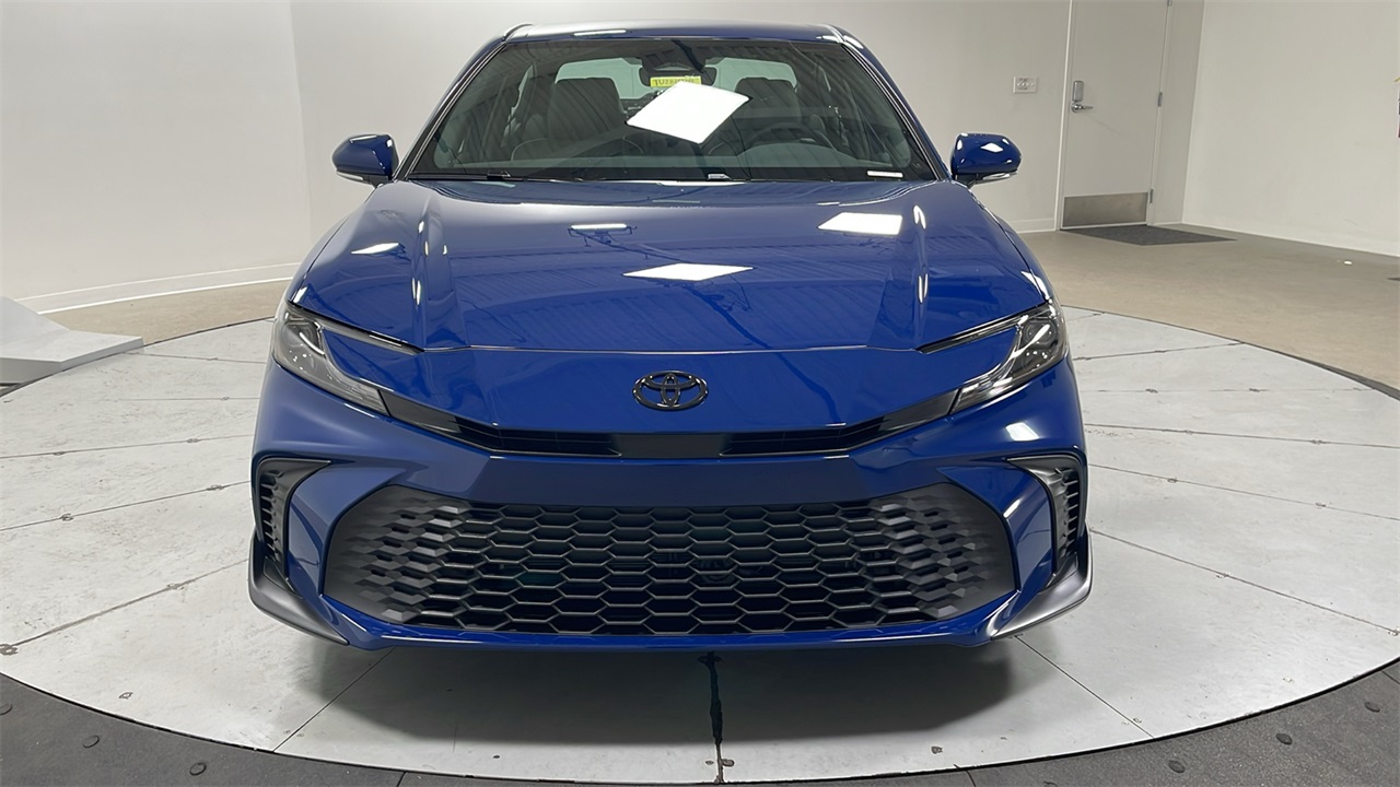 2026 Toyota Camry SE photo 2