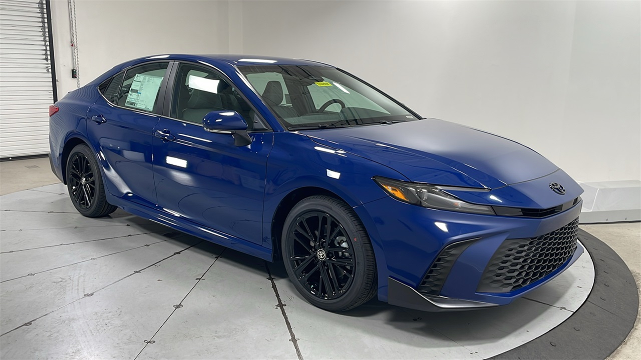 2026 Toyota Camry SE photo 3