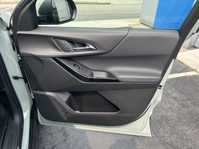 2026 Chevrolet Equinox LT photo 10