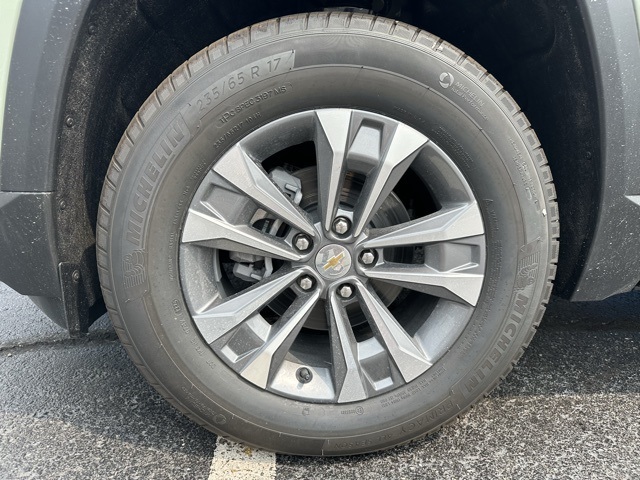 2026 Chevrolet Equinox LT photo 3
