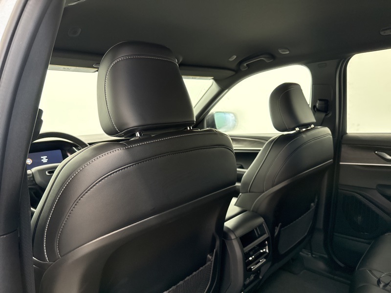 2025 Jeep Grand Cherokee Limited photo 15