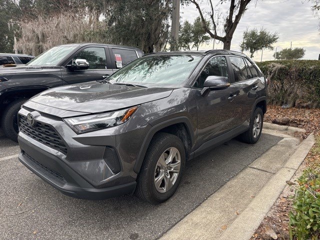 2024 Toyota RAV4 XLE's photo