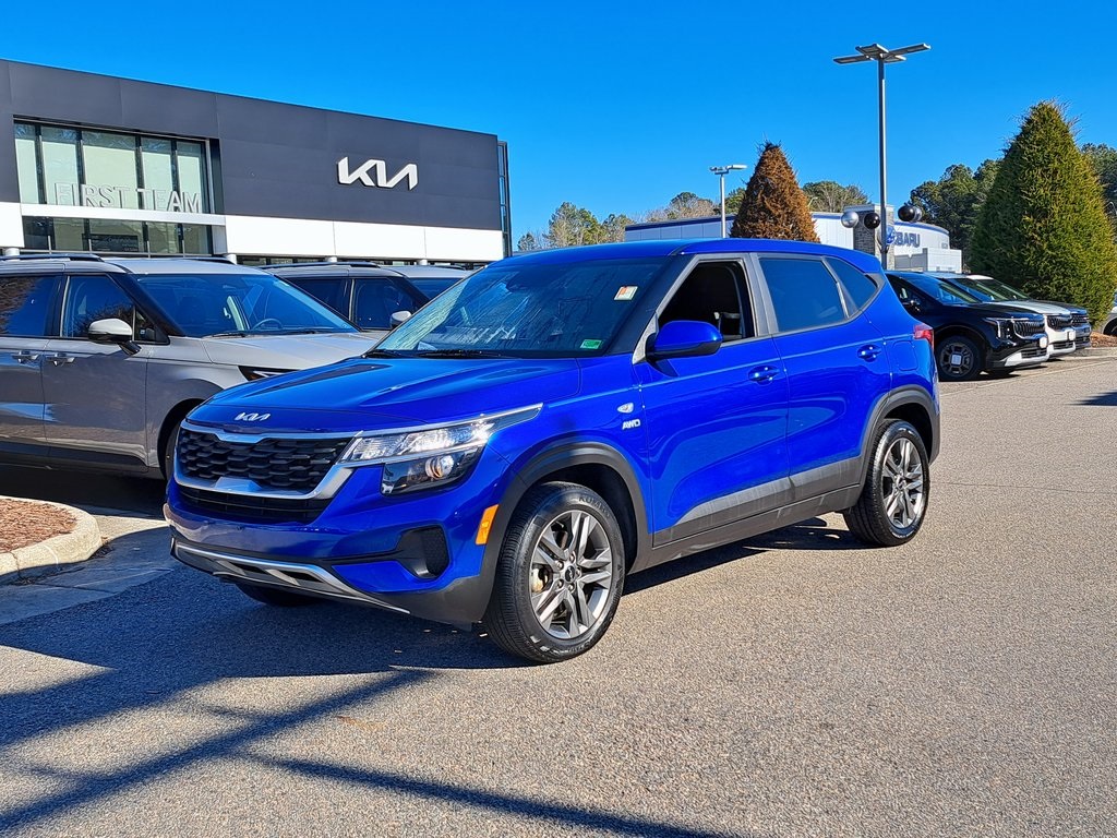 2023 Kia Seltos LX's photo