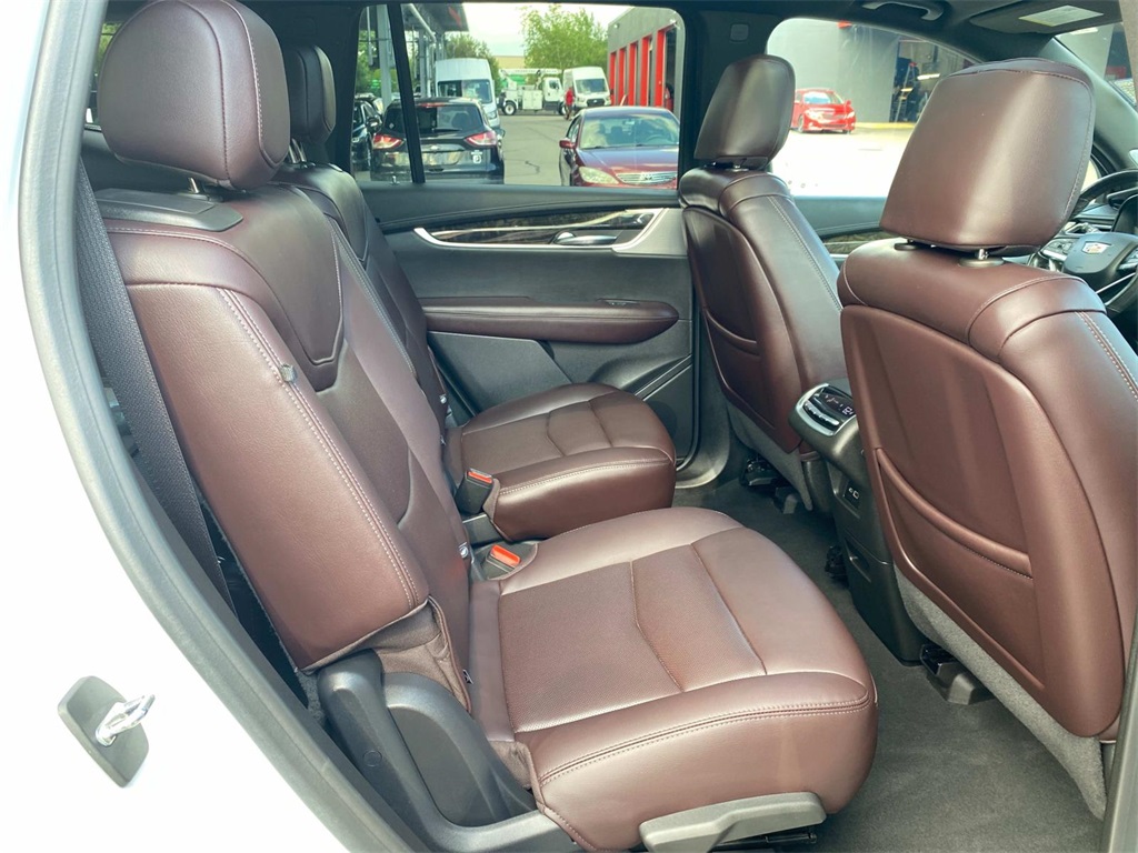 2022 Crystal White Tricoat Cadillac XT6 Premium Luxury AWD SUV