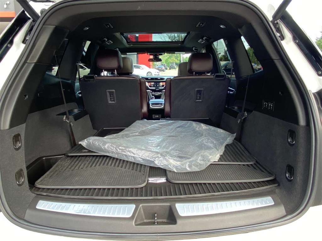 2022 Crystal White Tricoat Cadillac XT6 Premium Luxury AWD SUV