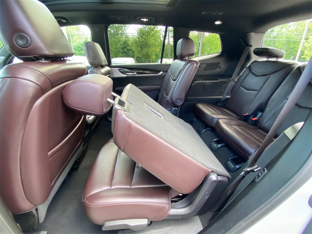 2022 Crystal White Tricoat Cadillac XT6 Premium Luxury AWD SUV
