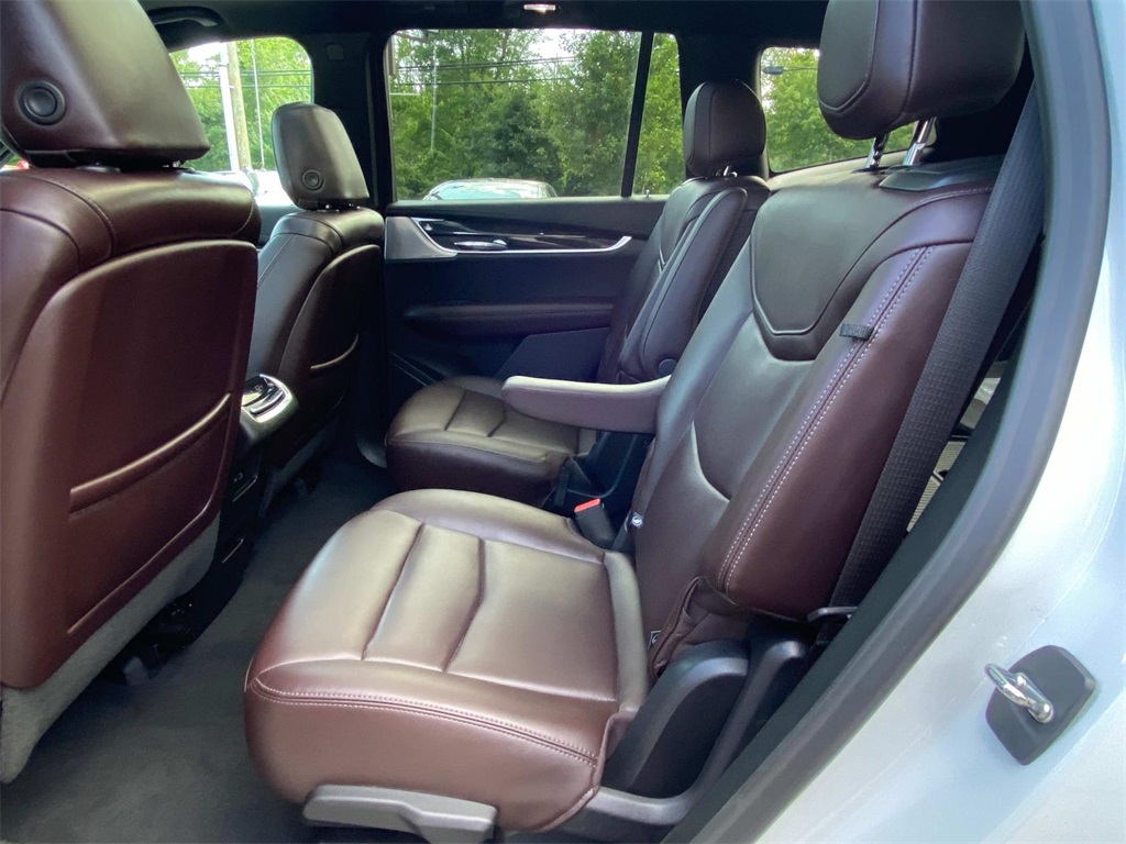 2022 Crystal White Tricoat Cadillac XT6 Premium Luxury AWD SUV