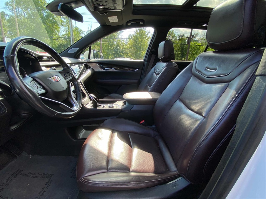 2022 Crystal White Tricoat Cadillac XT6 Premium Luxury AWD SUV