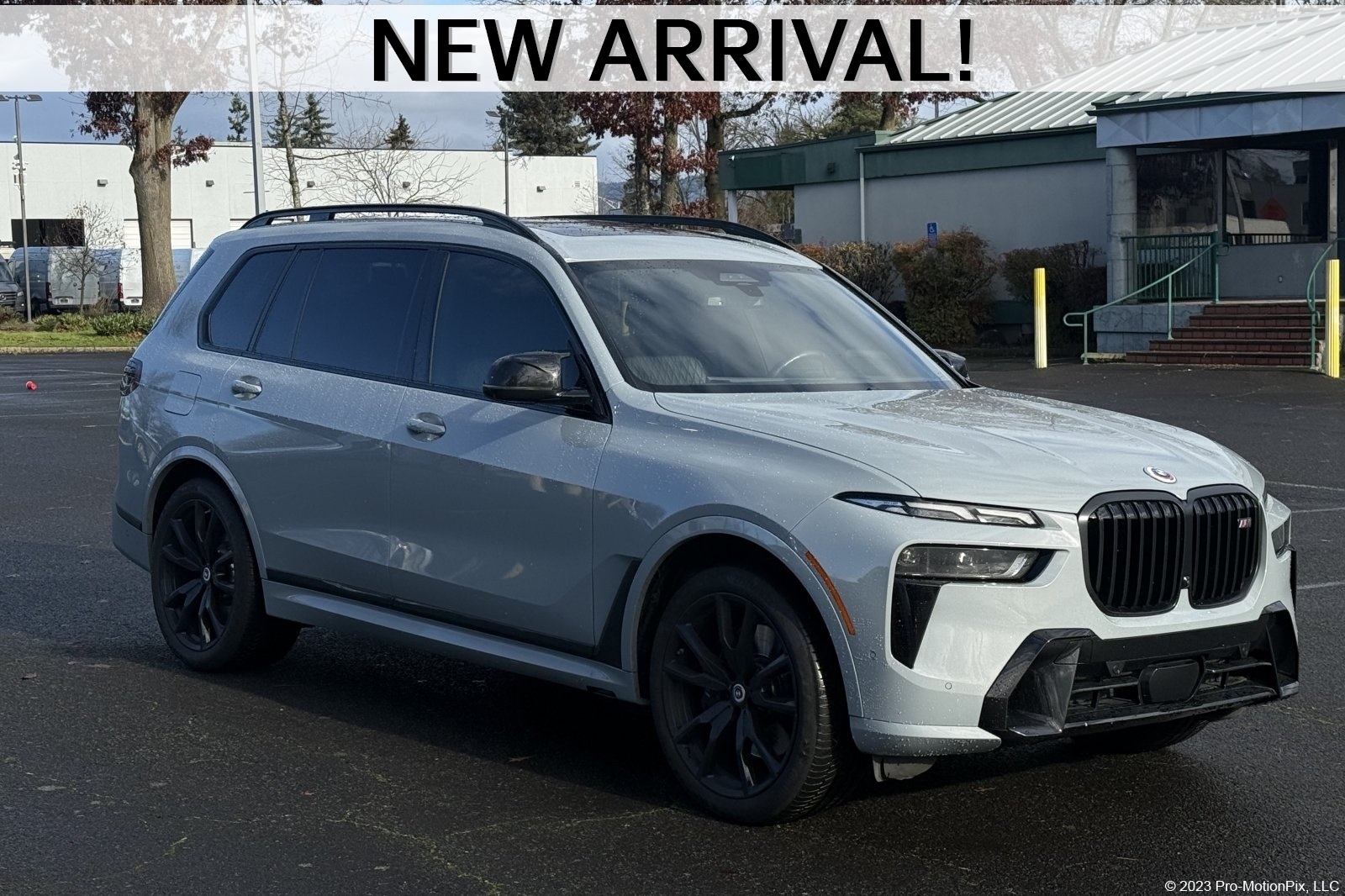 2023 BMW X7 M60i's photo