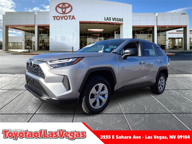 2023 Toyota RAV4 LE's photo