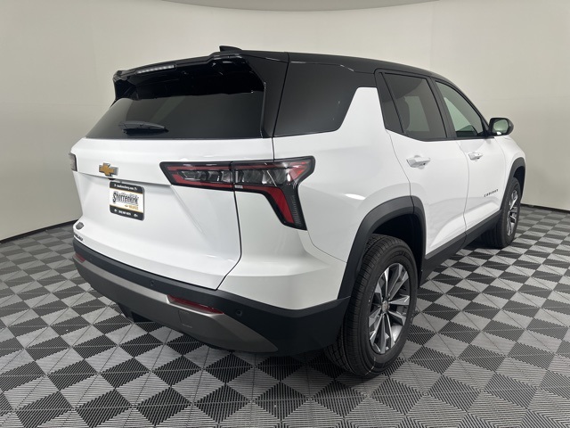 2026 Chevrolet Equinox LT photo 2