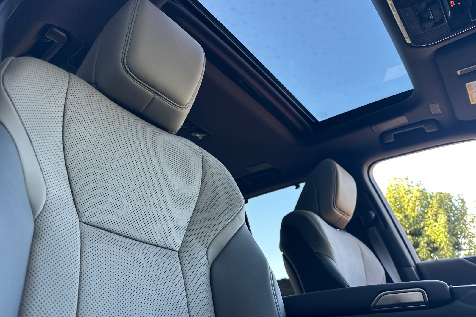 2025 Lexus LX photo 14