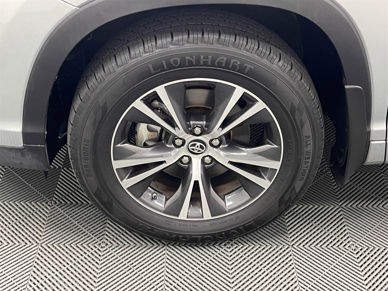 used 2018 Toyota Highlander car, priced at $20,996