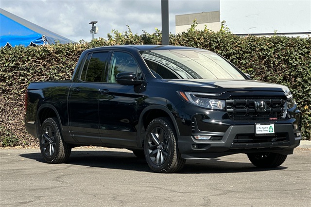 2025 Honda Ridgeline Sport photo 2