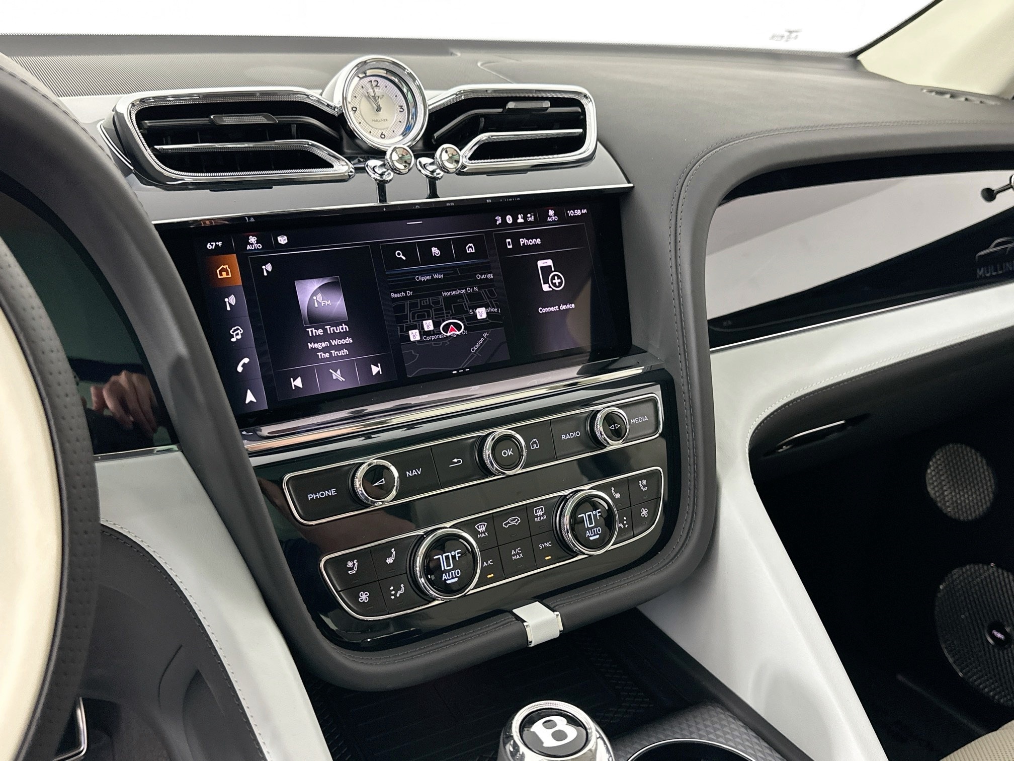 new 2025 Bentley Bentayga EWB car