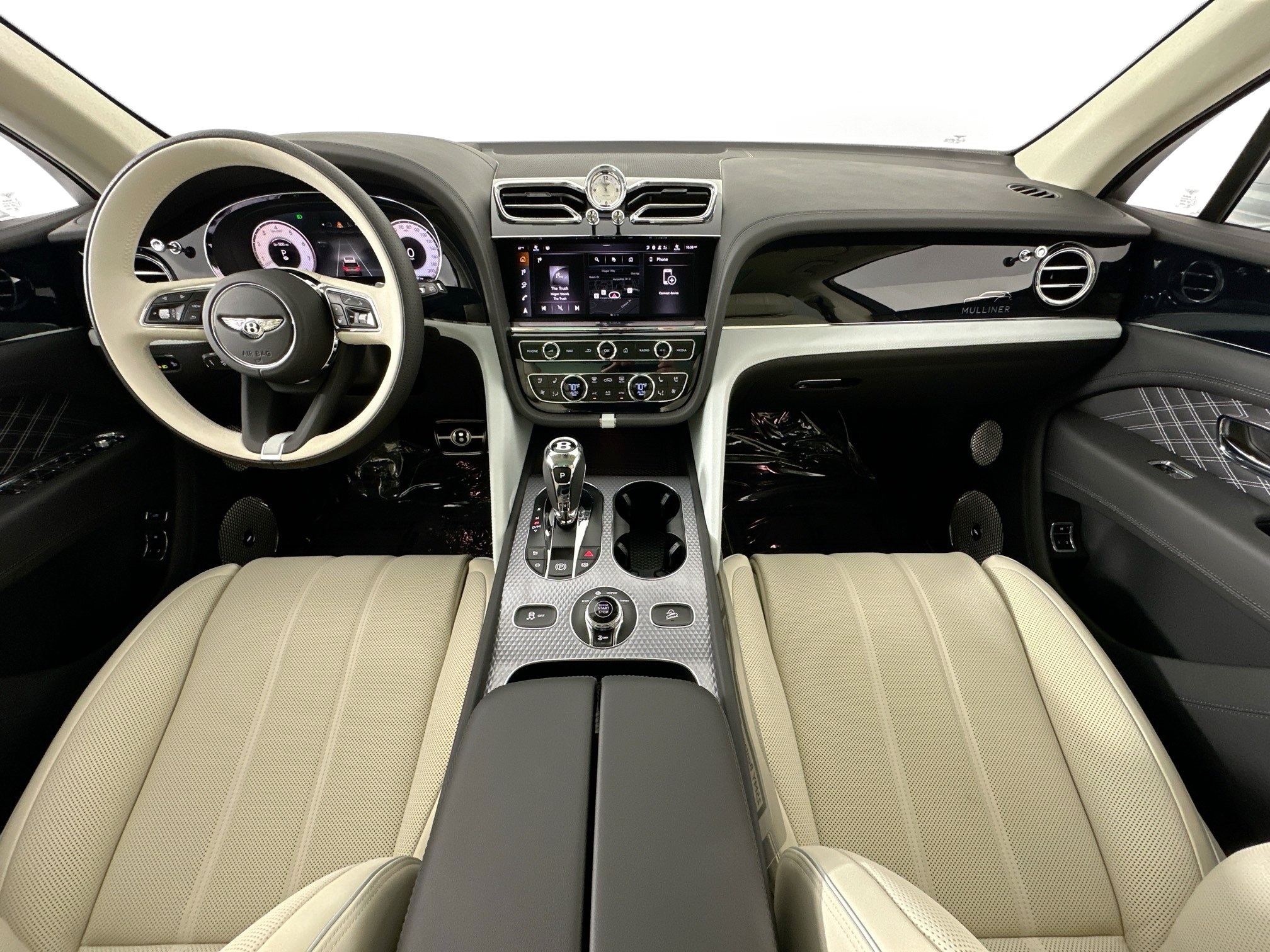 new 2025 Bentley Bentayga EWB car