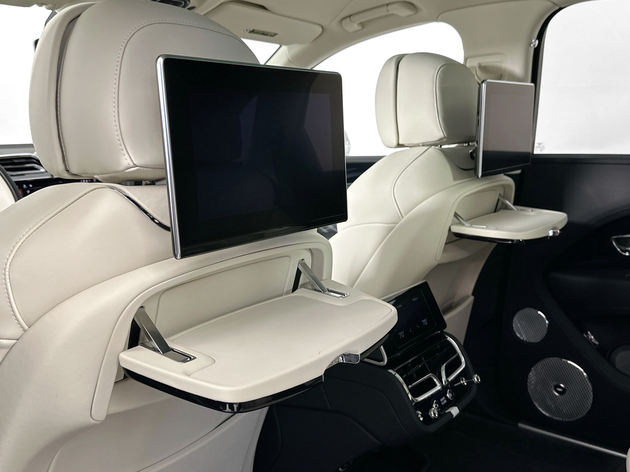 new 2025 Bentley Bentayga EWB car