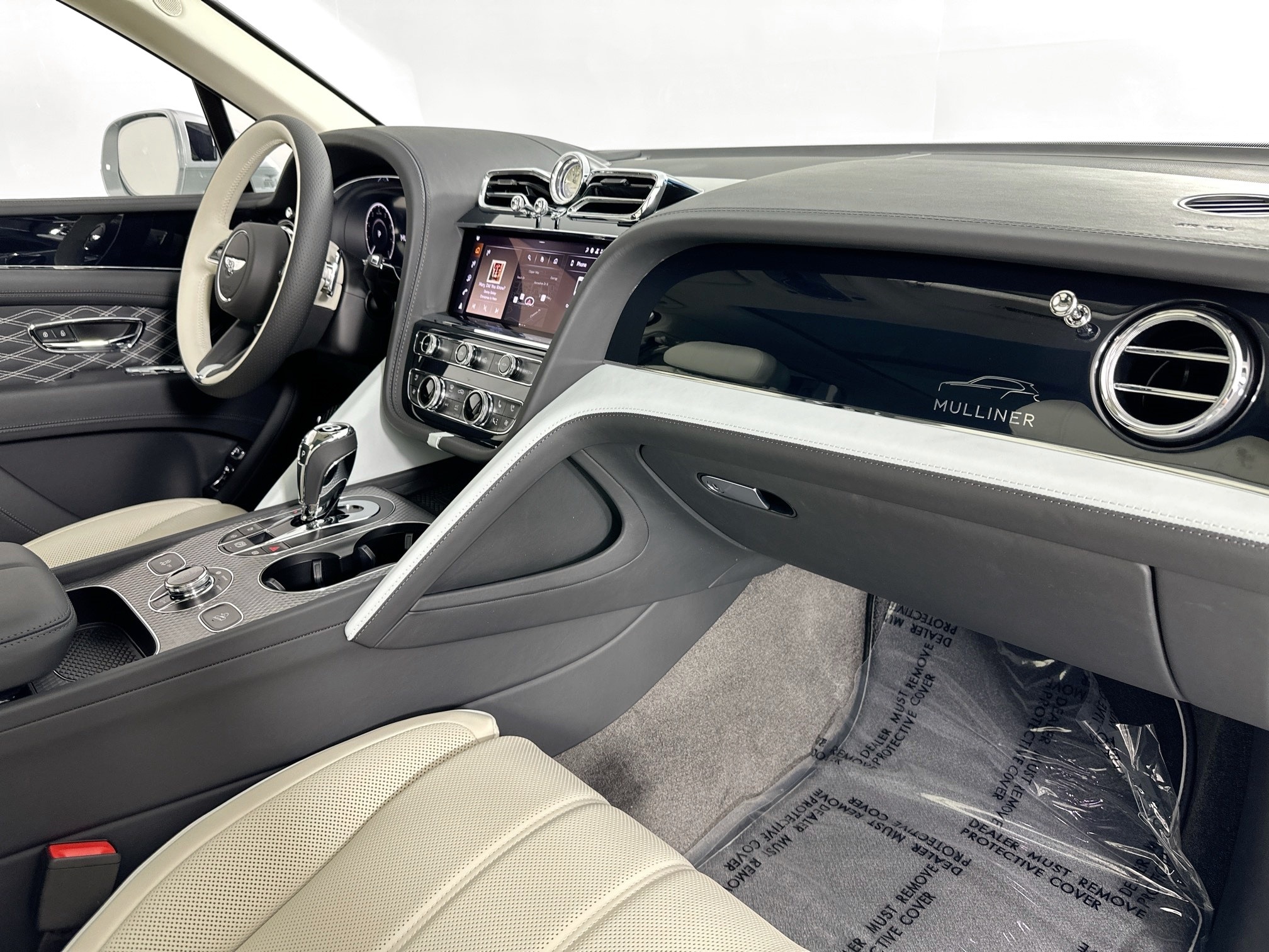 new 2025 Bentley Bentayga EWB car