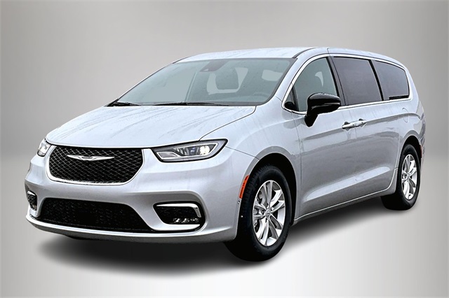 2026 Chrysler Pacifica Select's photo