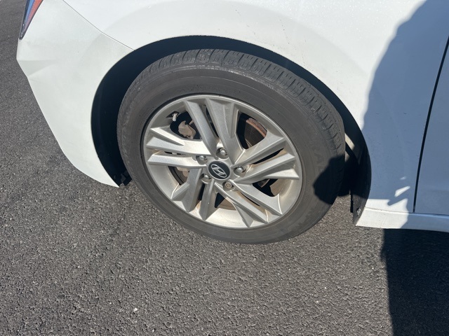 2019 Hyundai Elantra Value Edition photo 5