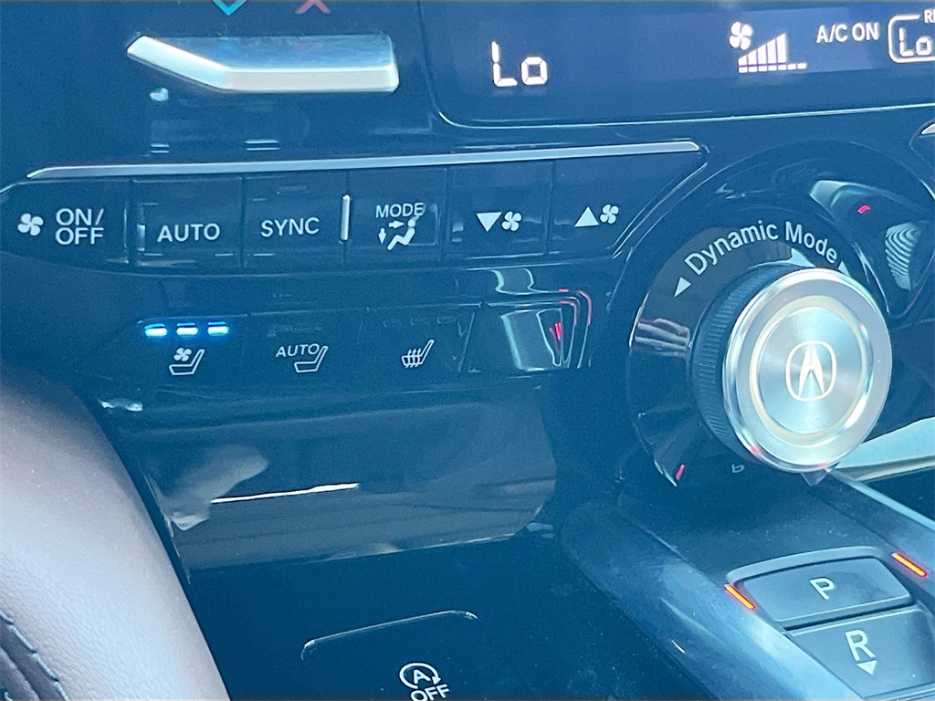 2023 Acura MDX SH-AWD Advance photo 17