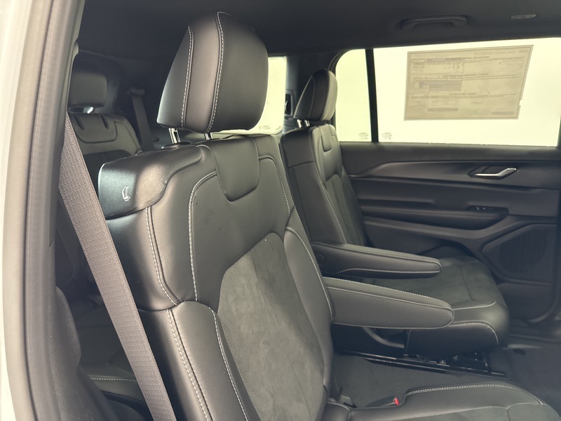 2025 Jeep Grand Cherokee Altitude X photo 13