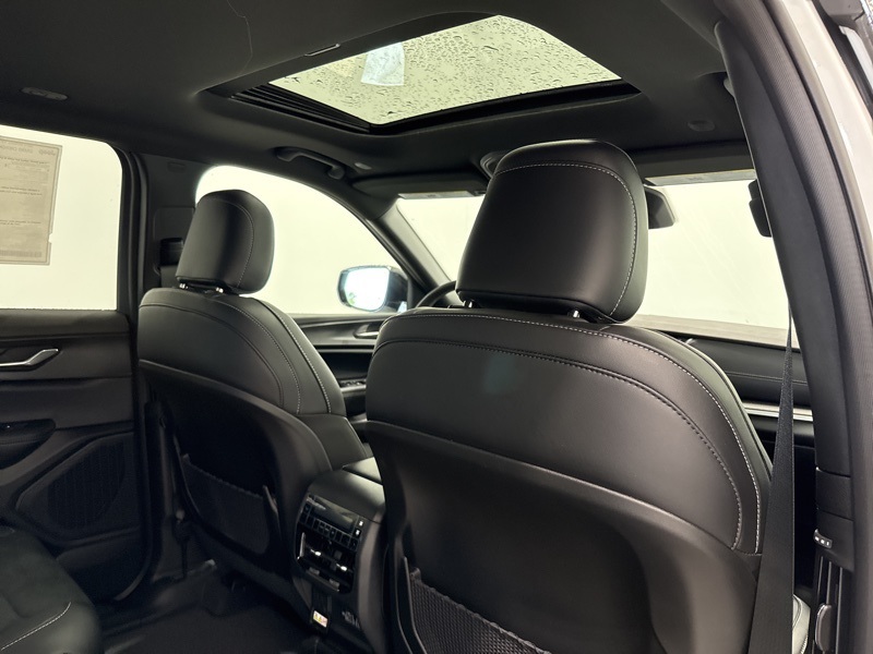 2025 Jeep Grand Cherokee Altitude X photo 14