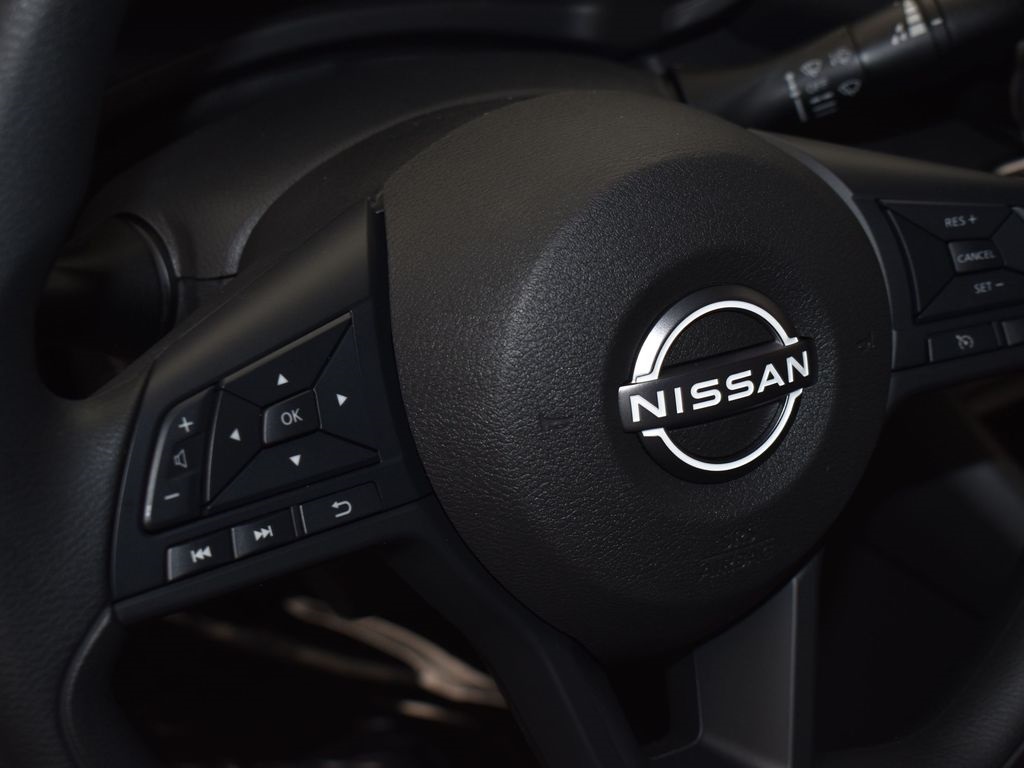2025 Nissan Sentra S photo 13