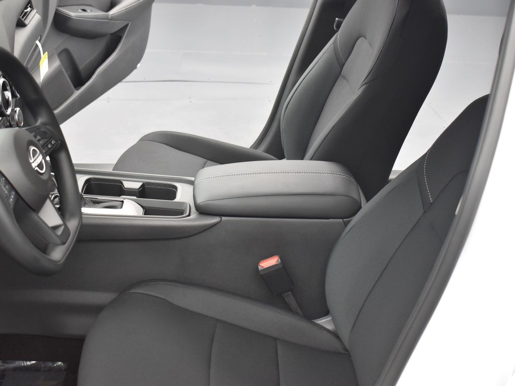 2025 Nissan Sentra S photo 16
