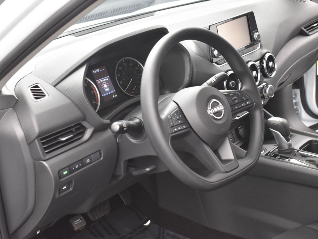 2025 Nissan Sentra S photo 7