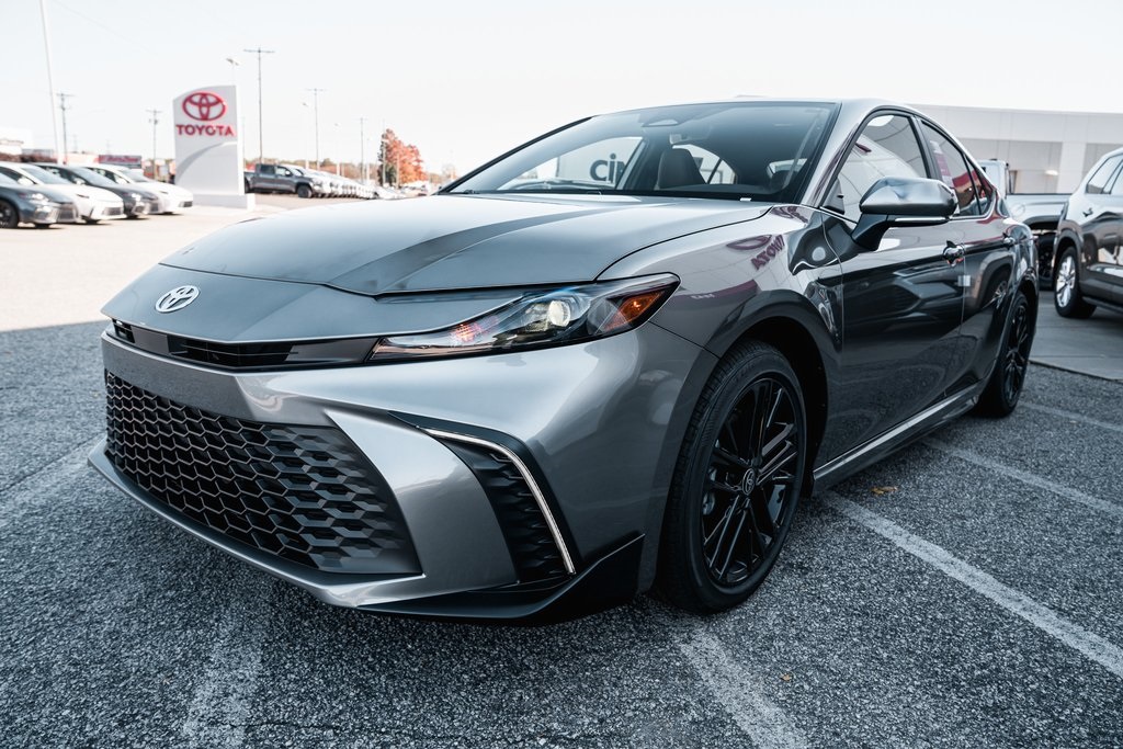 2026 Toyota Camry SE photo 3