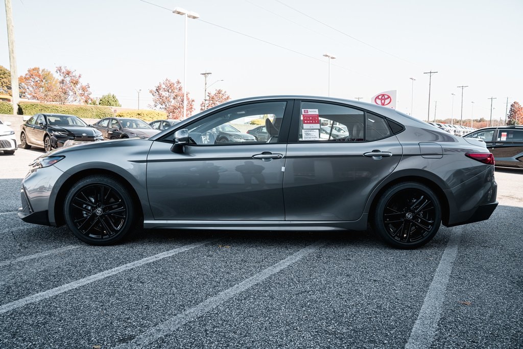 2026 Toyota Camry SE photo 4