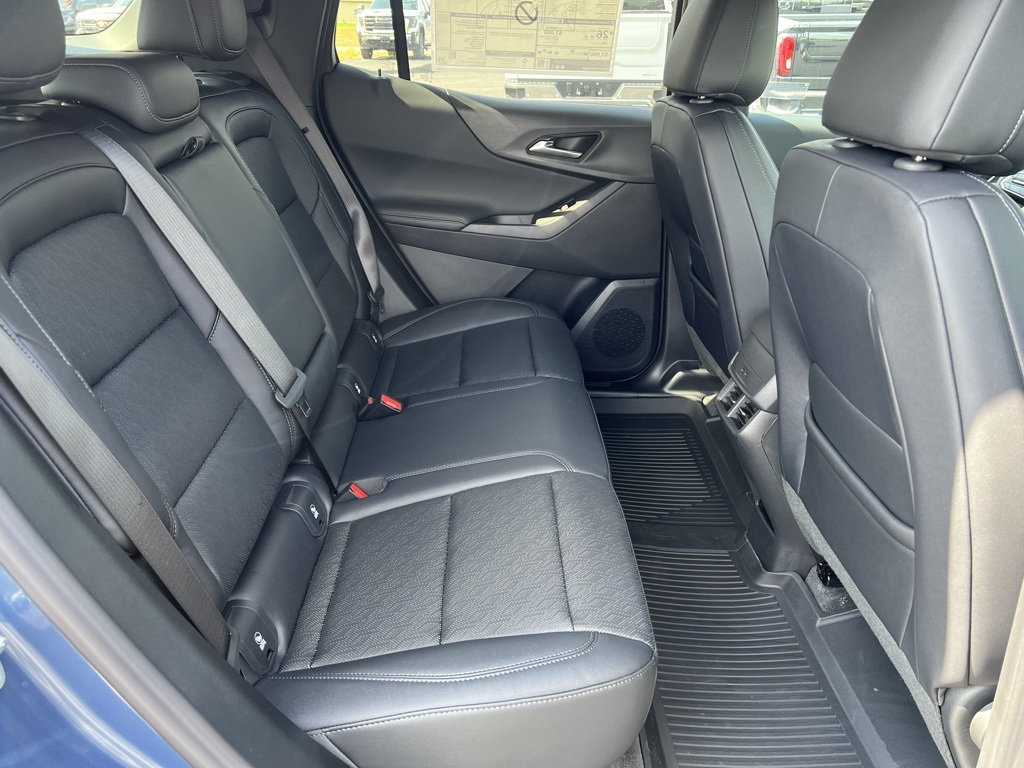 2026 Chevrolet Equinox LT photo 2