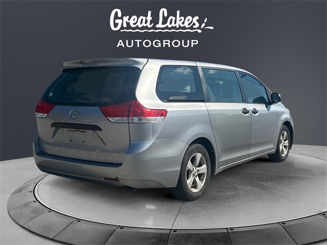2011 Toyota Sienna Base photo 5