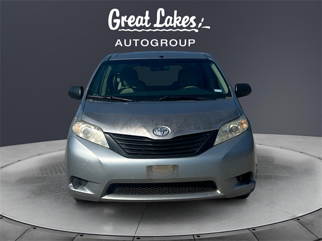 2011 Toyota Sienna Base photo 8