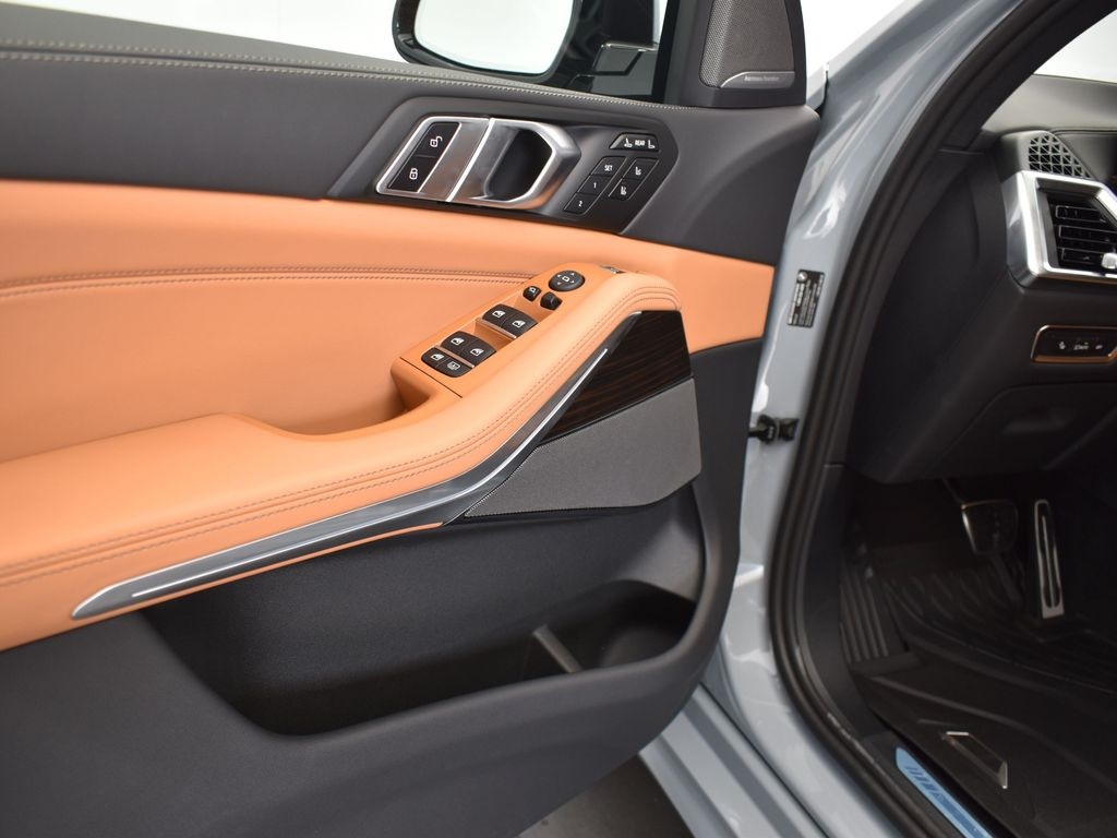 2026 Brooklyn Gray Metallic BMW X7 xDrive40i AWD SUV