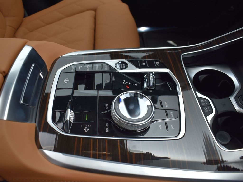 2026 Brooklyn Gray Metallic BMW X7 xDrive40i AWD SUV