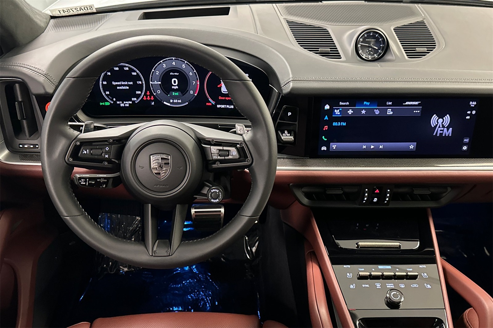 2025 Porsche Cayenne Turbo E-Hybrid photo 15