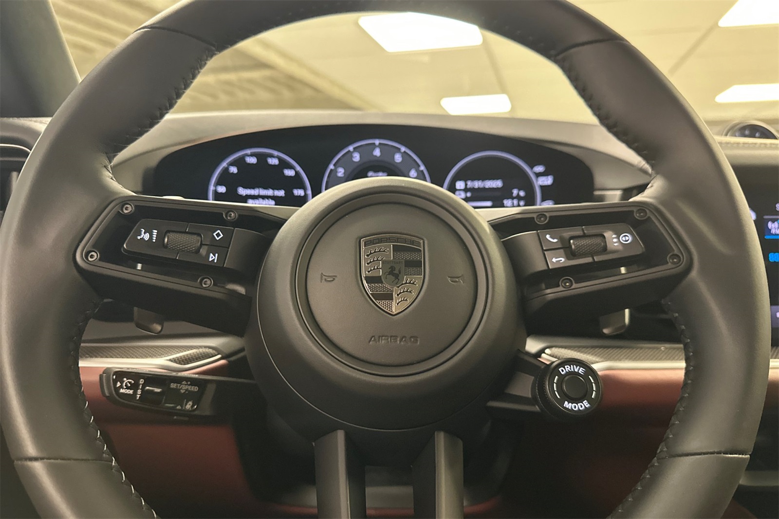 2025 Porsche Cayenne Turbo E-Hybrid photo 23