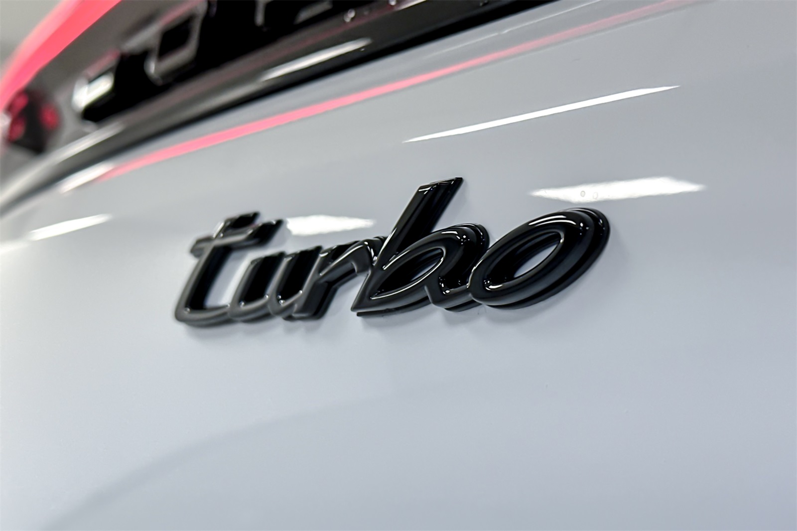 2025 Porsche Cayenne Turbo E-Hybrid photo 25