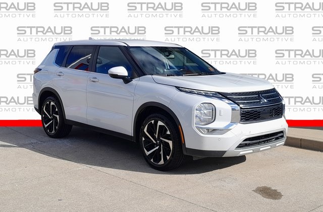 2022 Mitsubishi Outlander SE's photo