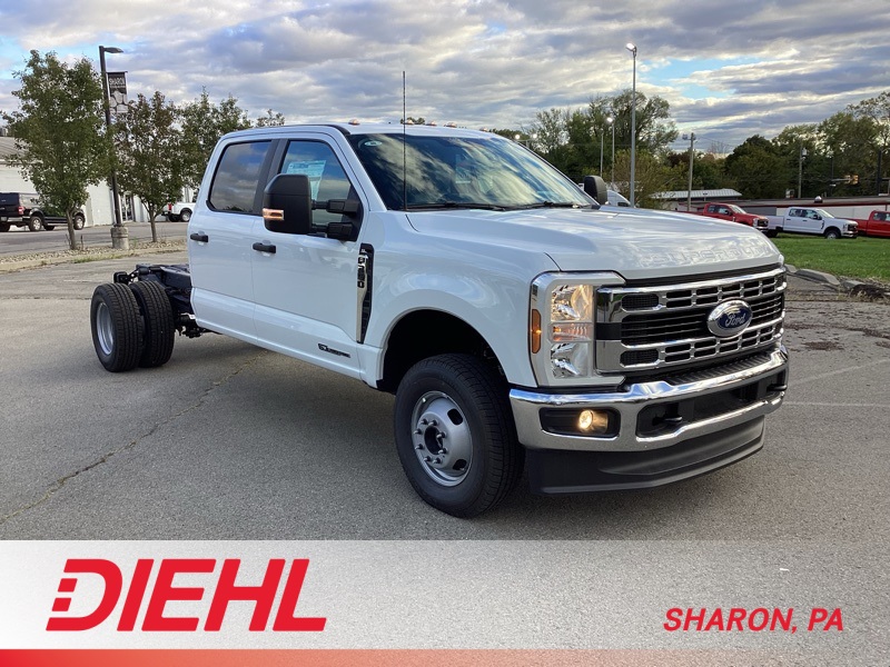 2026 Ford F-350 Super Duty Chassis Cab XL's photo