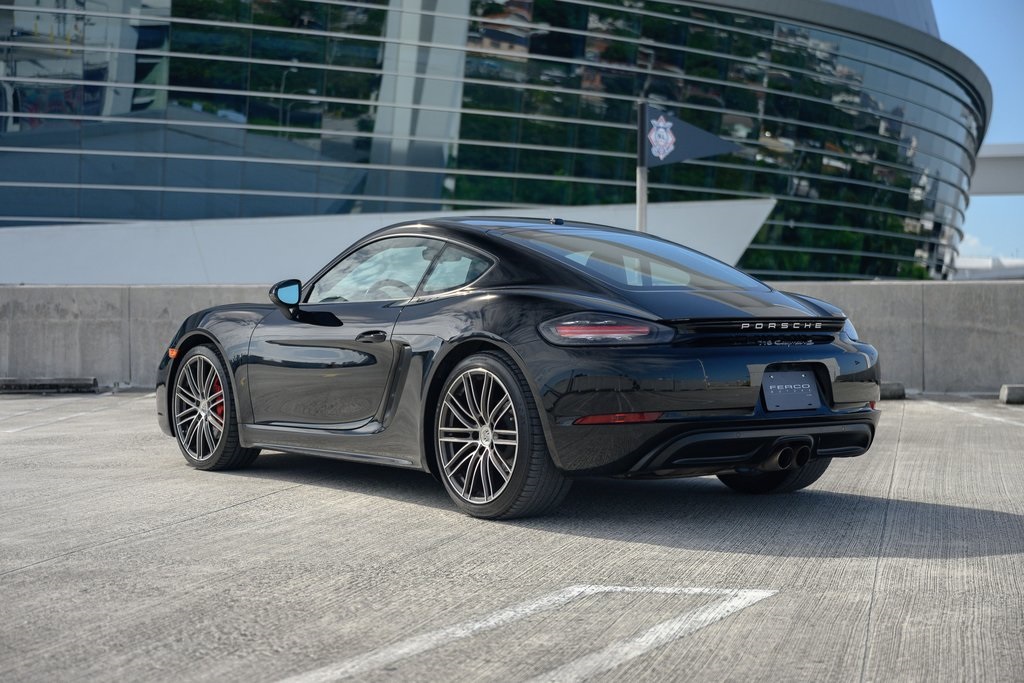 2018 Porsche Cayman S photo 2