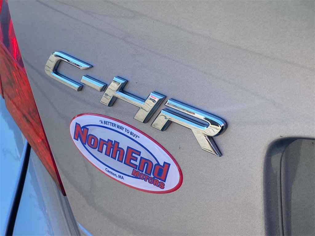 2019 Silver Toyota C-HR XLE FWD SUV