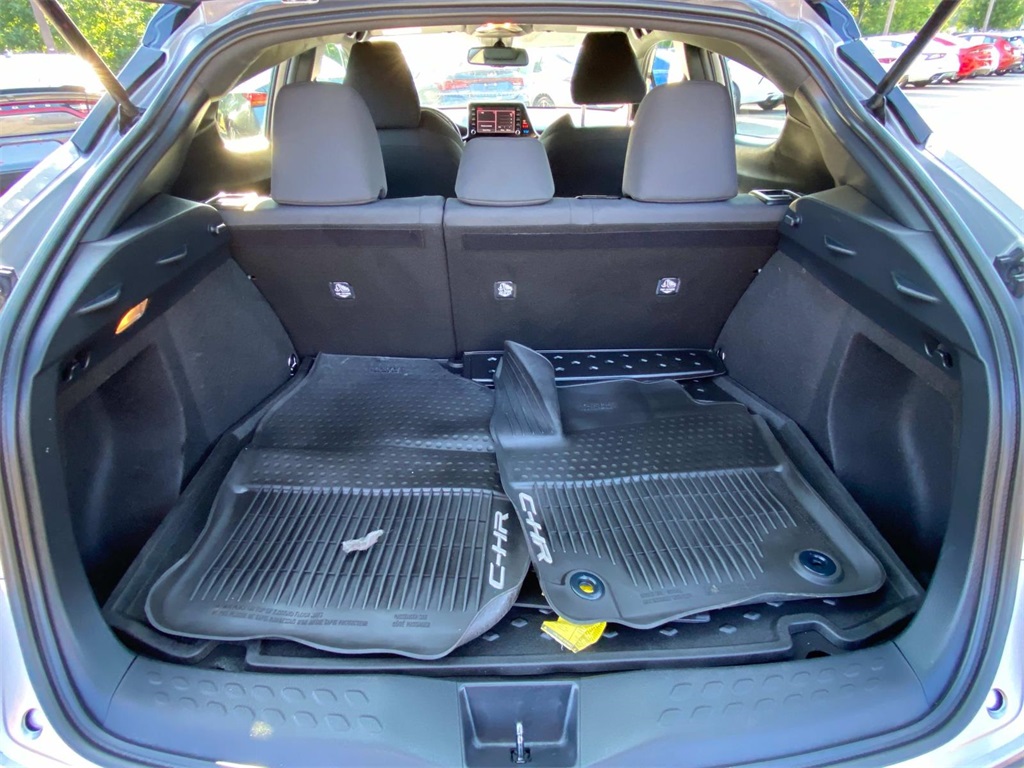 2019 Silver Toyota C-HR XLE FWD SUV