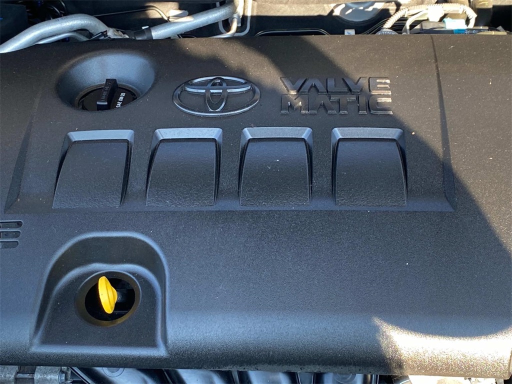 2019 Silver Toyota C-HR XLE FWD SUV